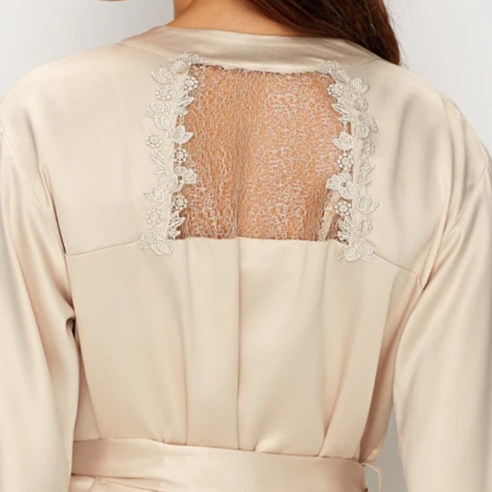 NEW Flora Nikrooz Women Alessia Buff Cut Out Back Lace Embroidered Short Robe - Picture 3 of 5